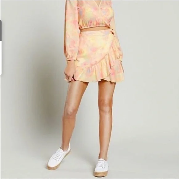 Chelsea & Violet Pastel Watercolor Balloon Sleeve Crop Blouse Wrap Skirt Set - Picture 3 of 14